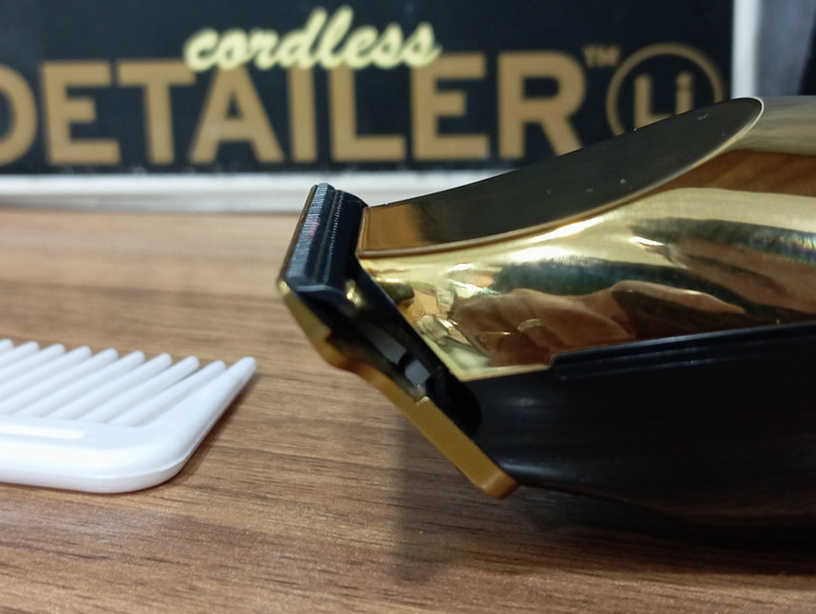 ماشین اصلاح و خط زن حرفه ای وال مدل Cordless Detailer Li